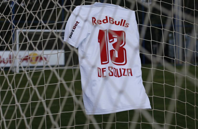 Homenagem ao "capitão" do surfe